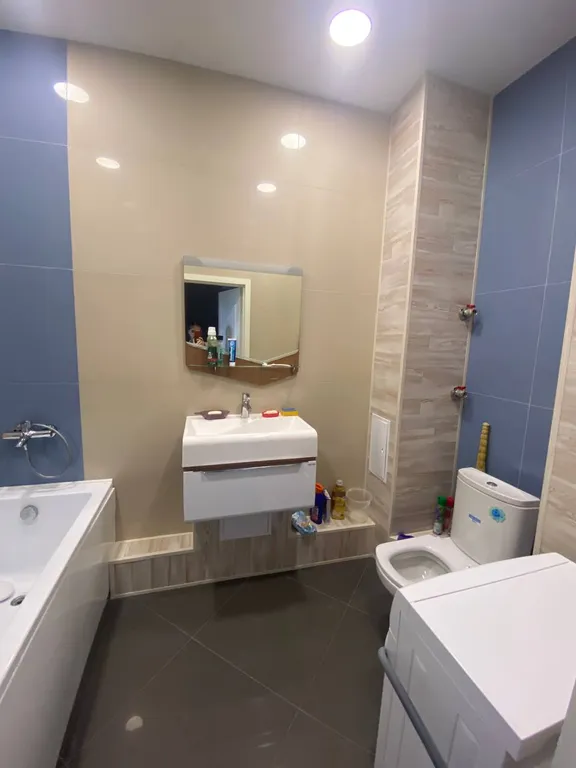 Современная новая квартира рядом с набережной реки Волга