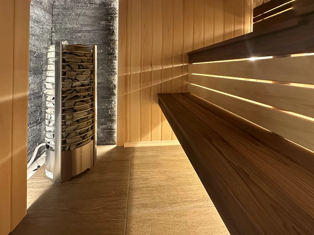 Современная квартира с сауной