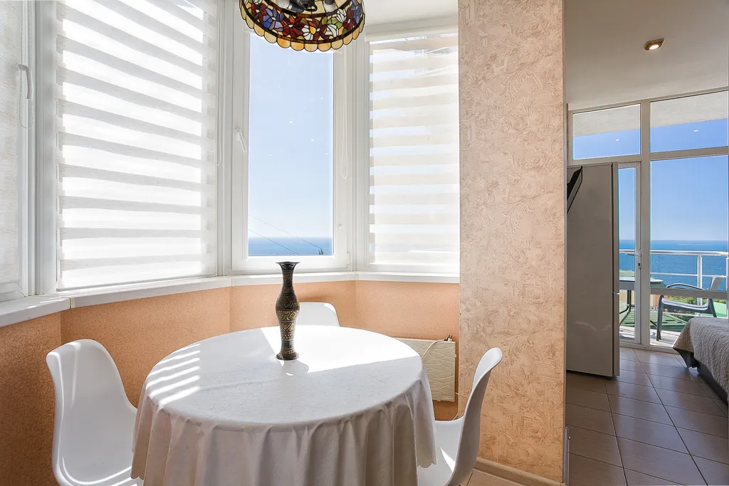 Стильная квартира-студия с  красивым видом на море в Мисхоре