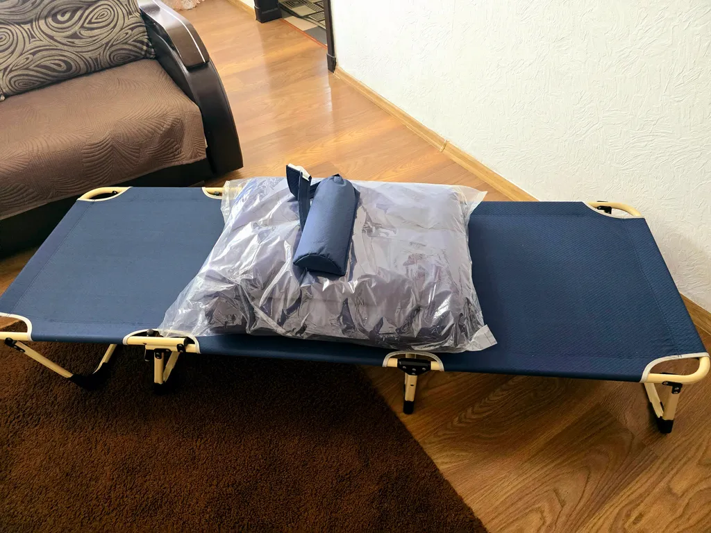 Двушечка возле Леруа