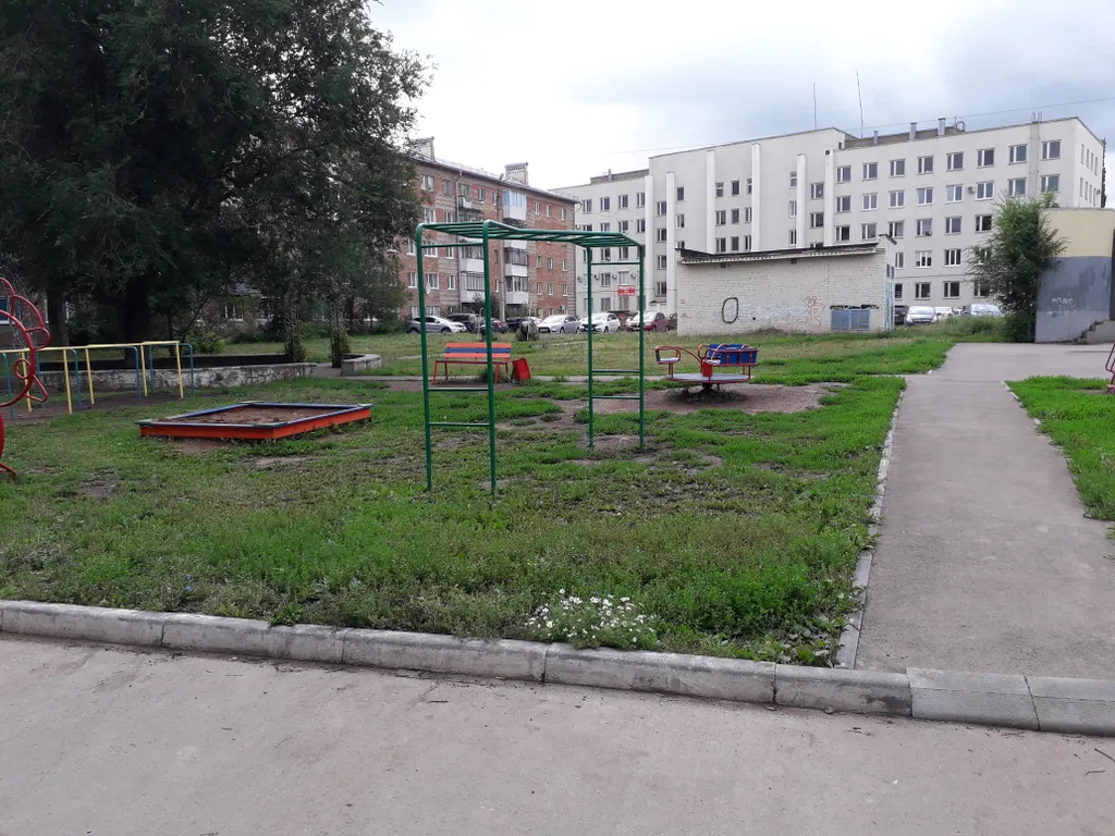 Квартира с косметическим ремонтом в центре возле ТРК