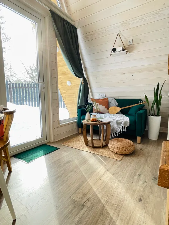 Треугольный дом