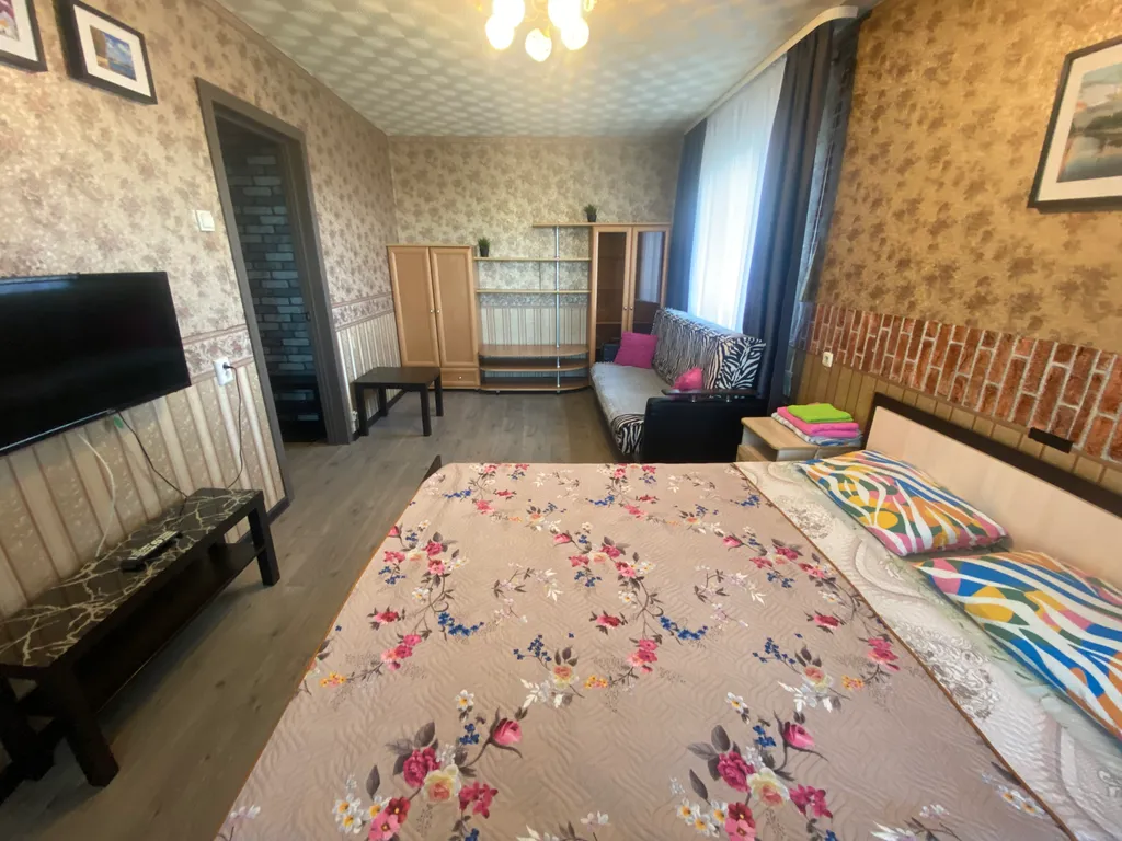 2-комнатная квартира с балконом и видом на город и залив