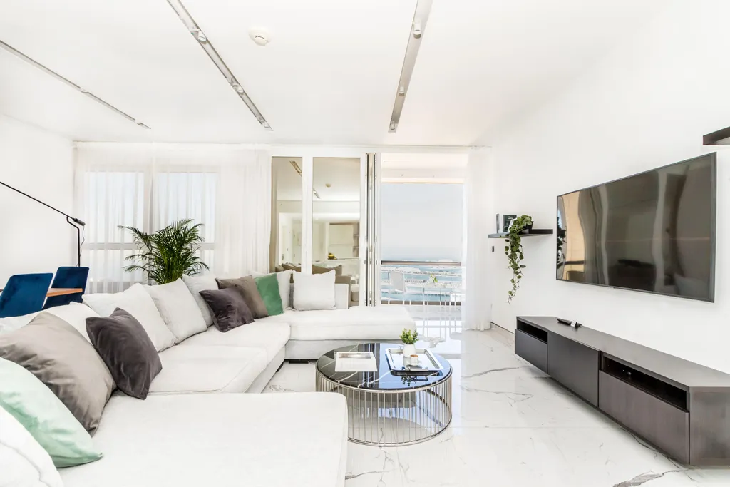 Стильная трёхкомнатная квартира