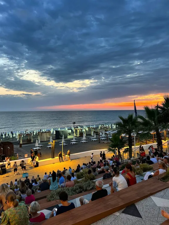 Квартира Квартира Красивая студия возле парка и пляжа Ривьера — Сочи