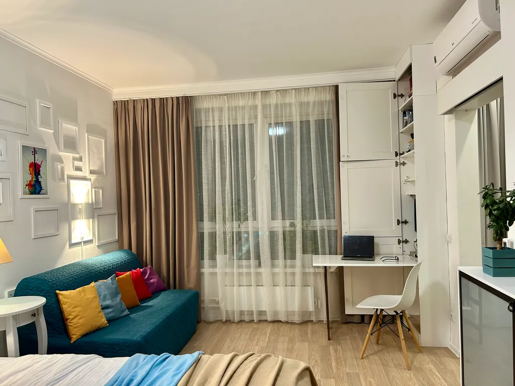 Встречайте рассветы в дизайнерской квартире с видом на Останкино.