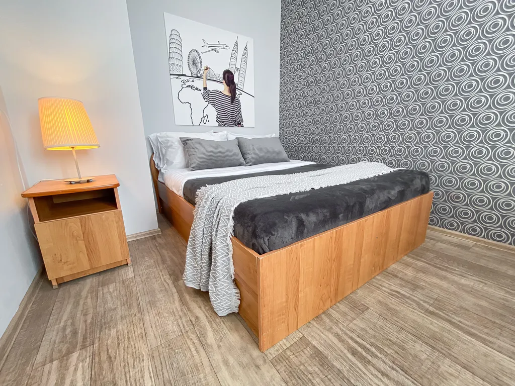 Светлая квартира у ТЦ Аквамолл