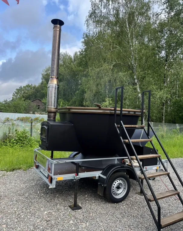 Барн с баней и чаном у озера