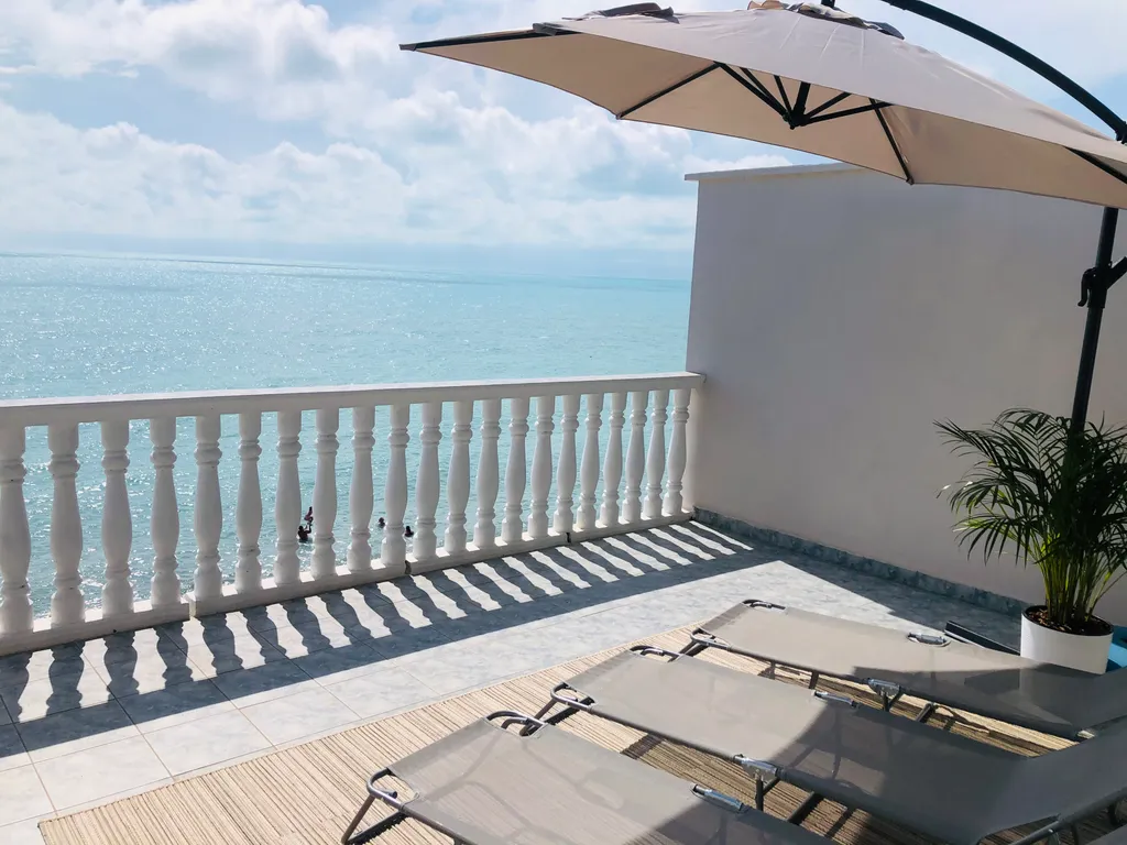 Квартира Апартаменты с собственной террасой меньше минуты до моря — аренда посуточно в Лоо