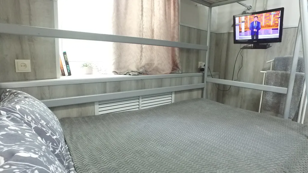 Чистая и комфортная студия в 300 метрах от метро Уралмаш