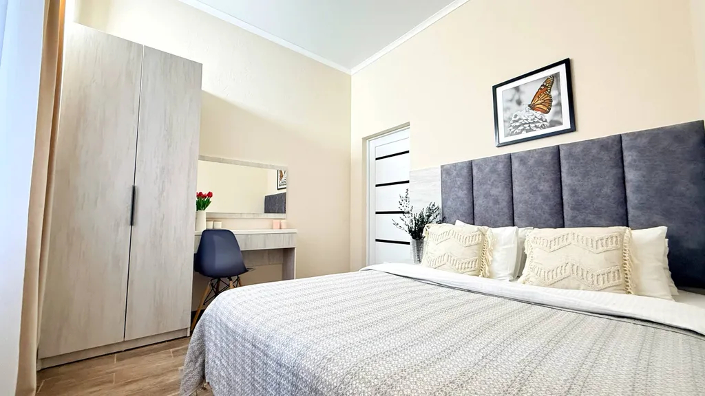 Не студия, отдельная спальня + видно море из окна