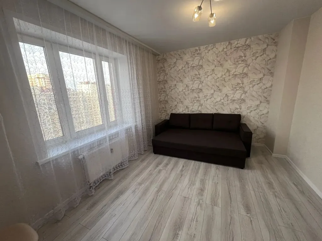 Просторная, теплая двухкомнатная квартира