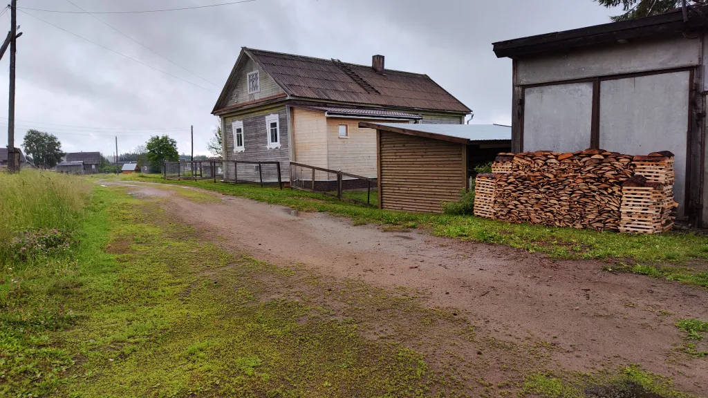 Настоящий деревенский домик в Карелии