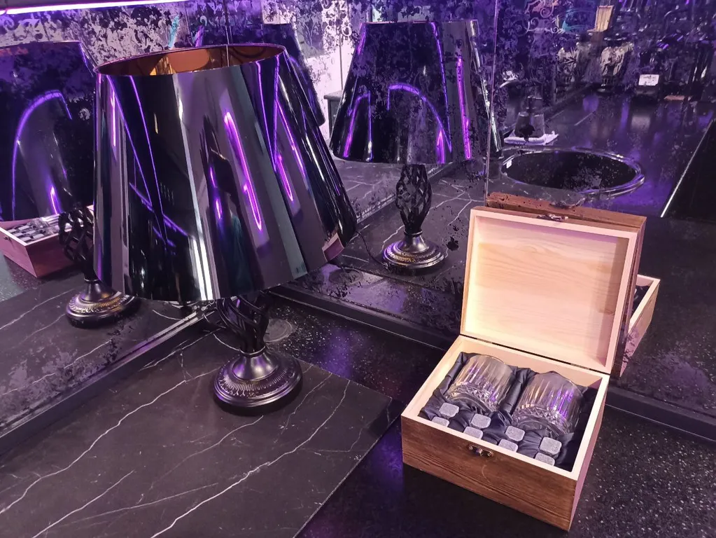 Квартира студия с джакузи и множеством подсветок