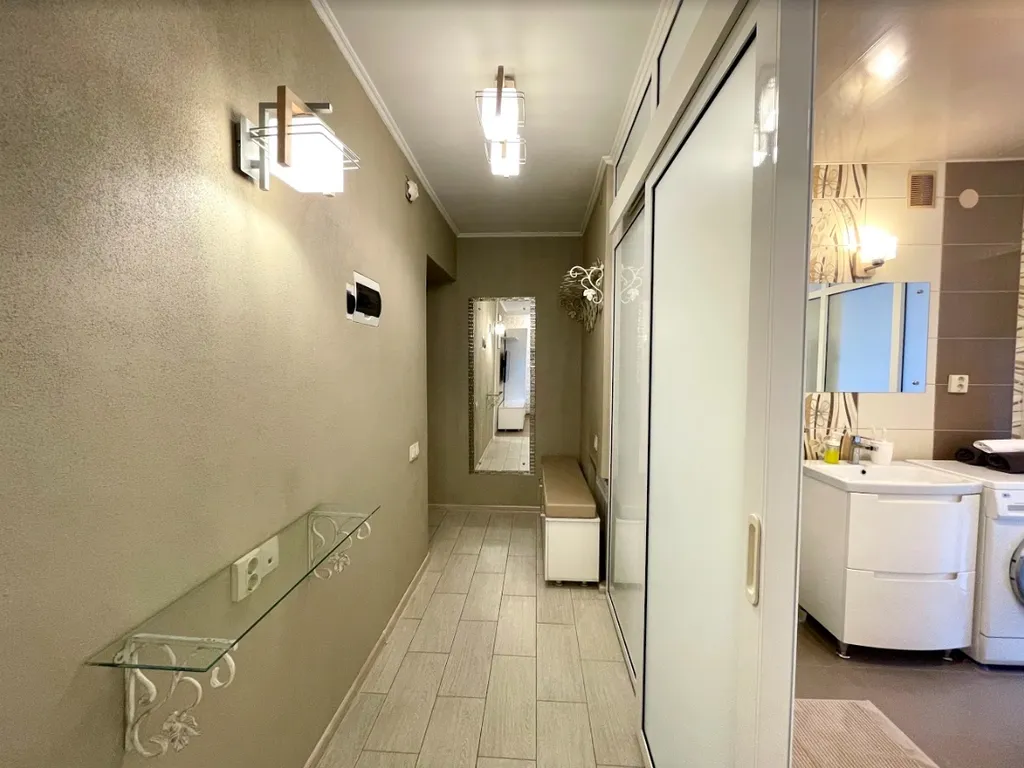 1- комнатная квартира-студия бизнес-класса в центре города