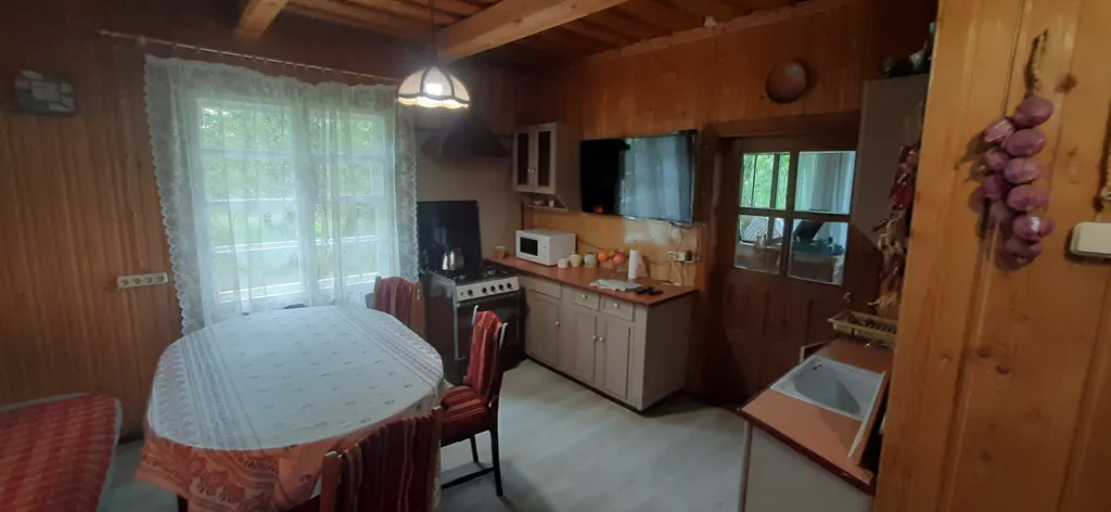 Хутор возле леса и озер