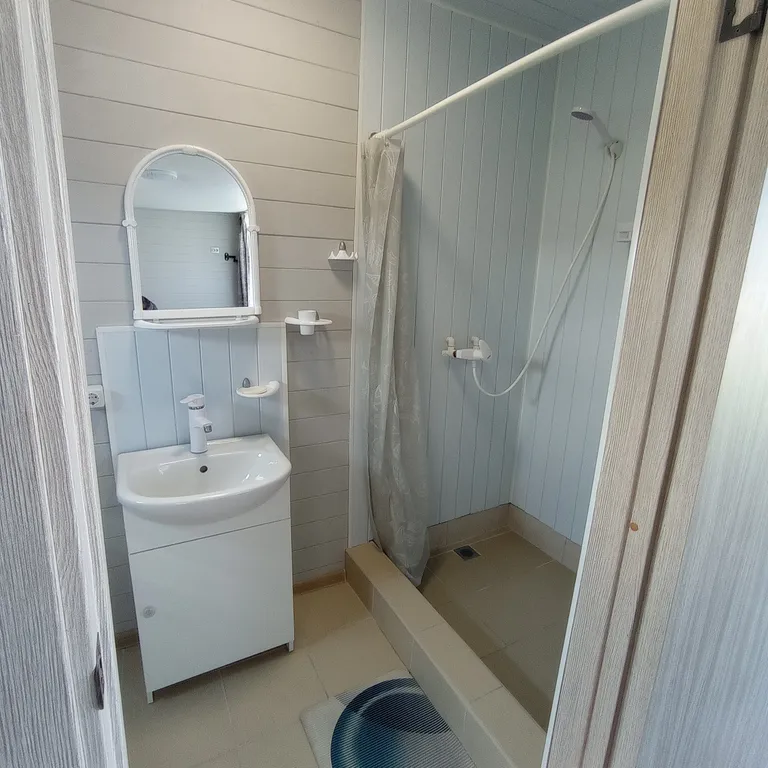 Коттедж Комфортный гостевой домик для тихого спокойного отдыха у моря — Кучугуры