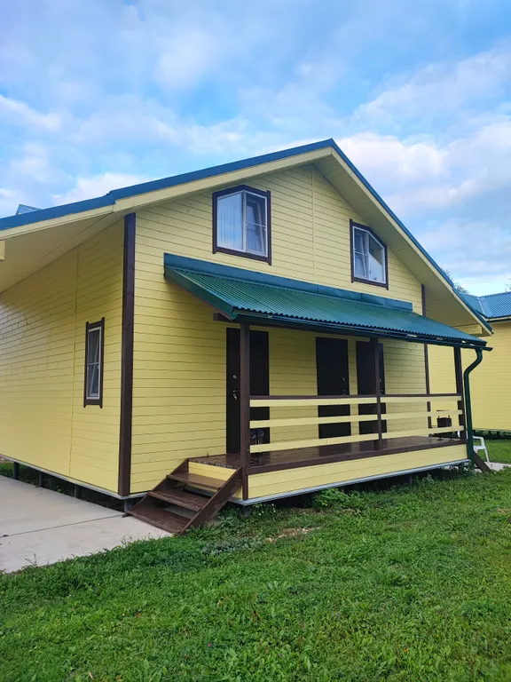 Просторный деревянный коттедж, половина дома 2 этажа 4п