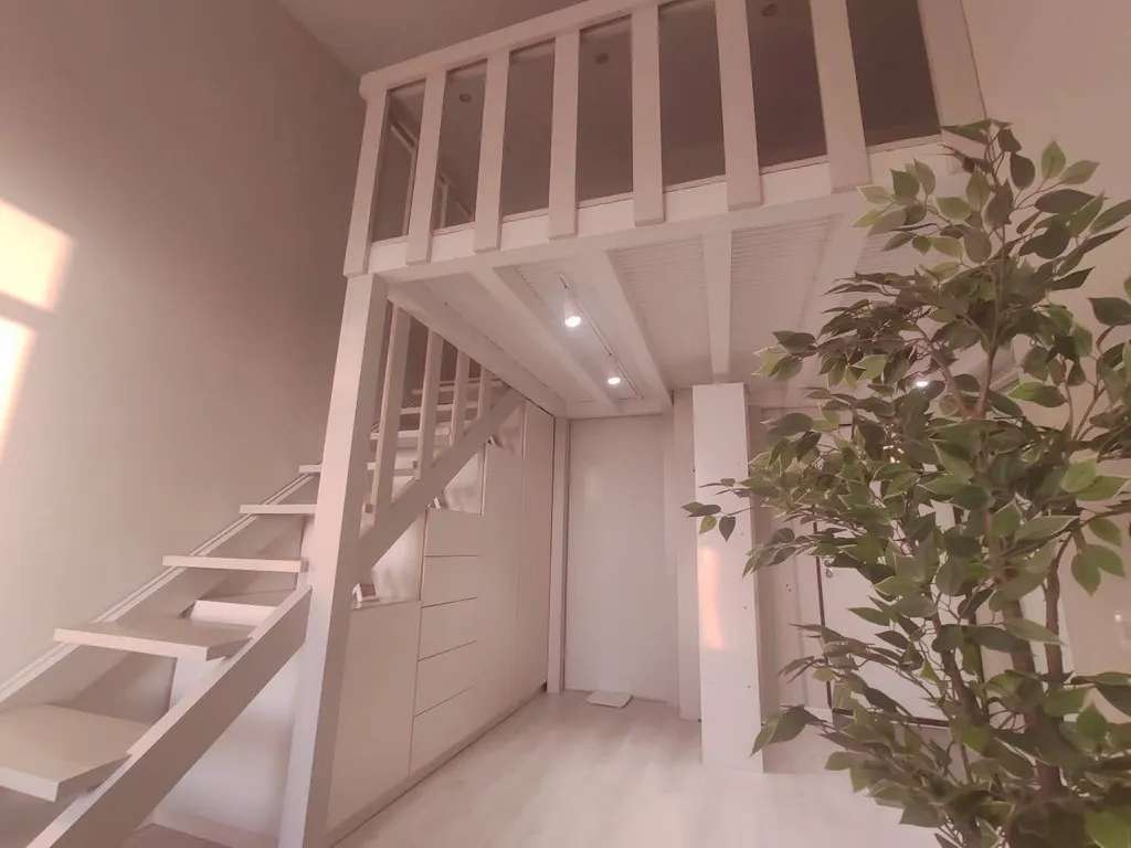 Двухуровневая квартира с видом на море: романтика закатов включена