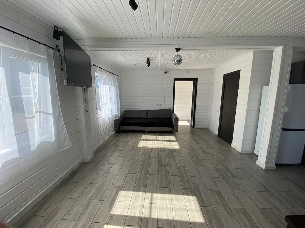 Коттедж Дом у прудов — Коммунар