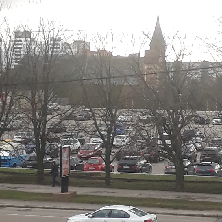 Рядом с гостиницей Калининград