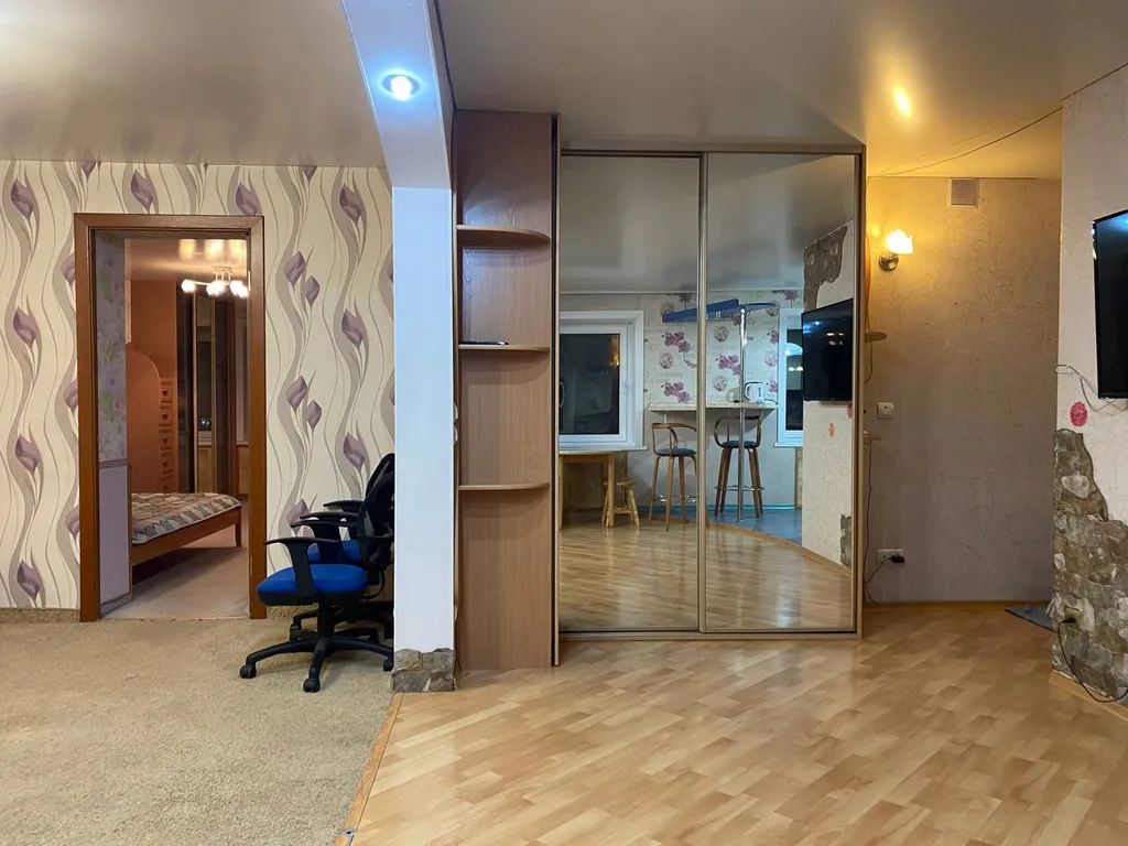 Двухкомнатная квартира рядом с ЖД-вокзалом