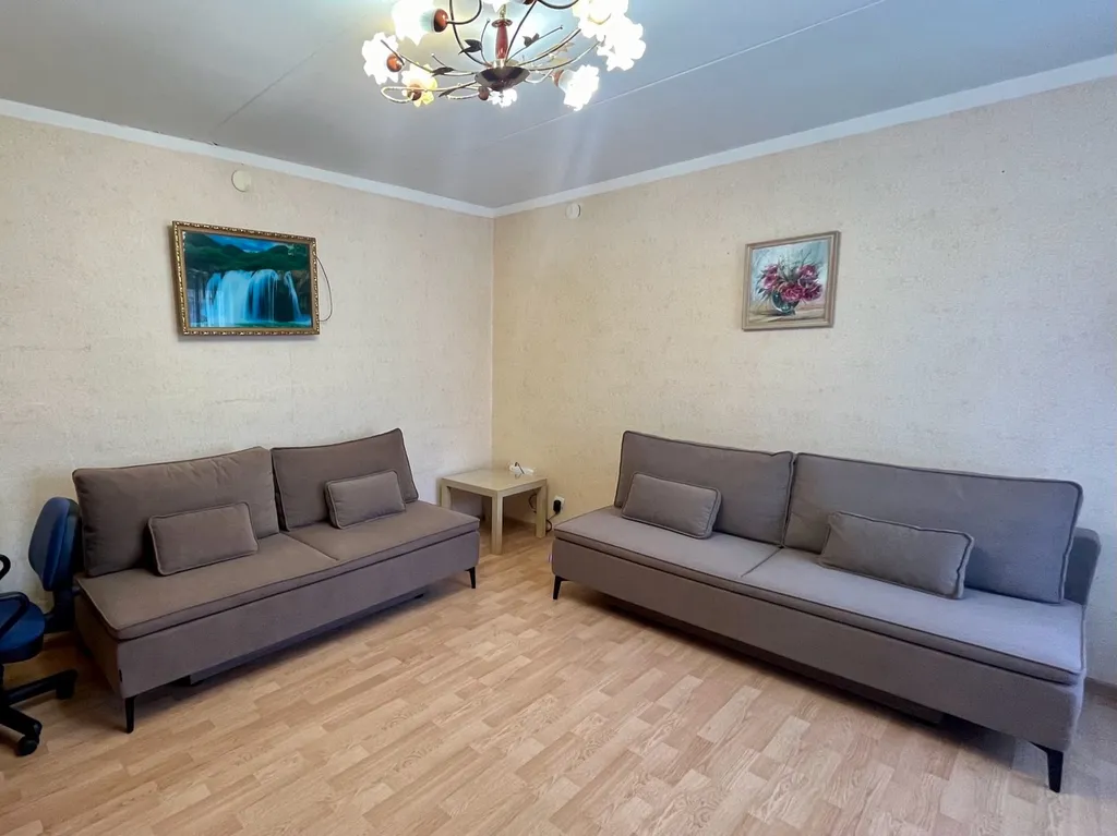 Большая трёхкомнатная квартира в новом доме у пруда