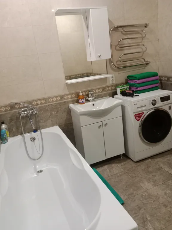 Большая квартира с индивидуальным отоплением  (детские принадлежности)