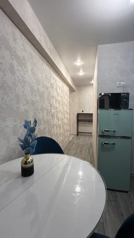 Мега вместительная трешка для дюжины гостей