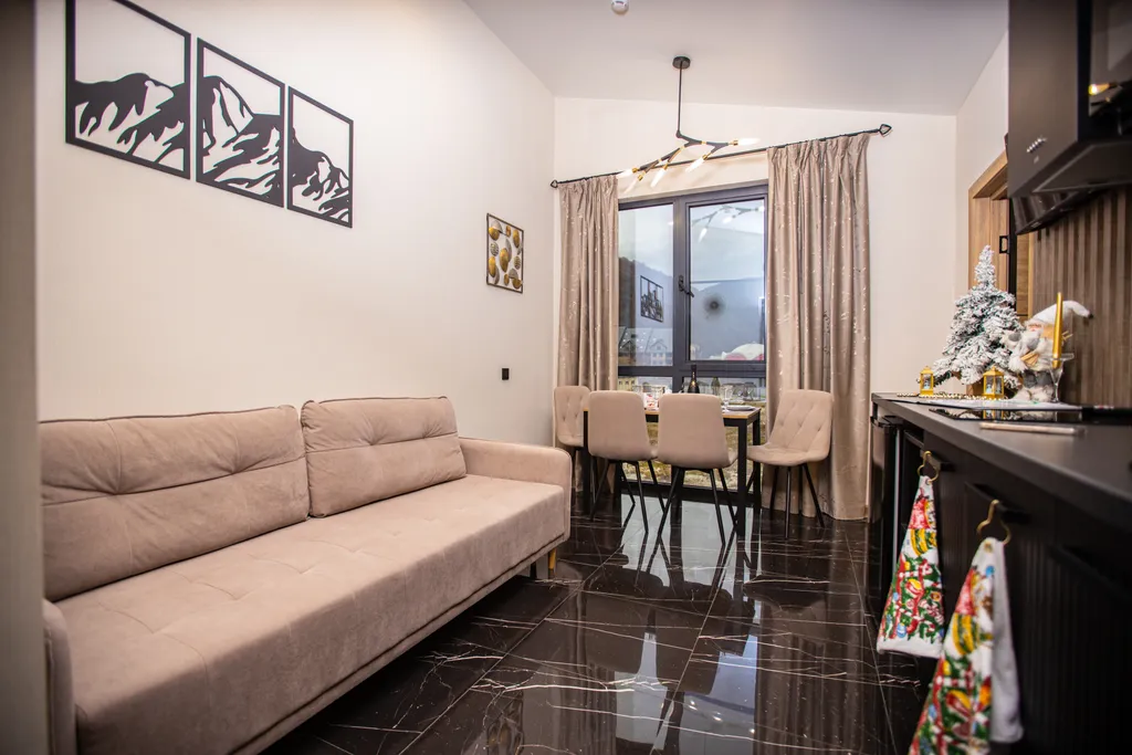 Гаражная 6/55