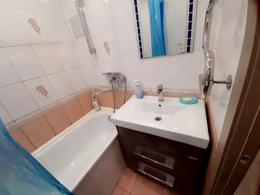 3-х комнатная квартира с хорошим ремонтом, Октябрьский район