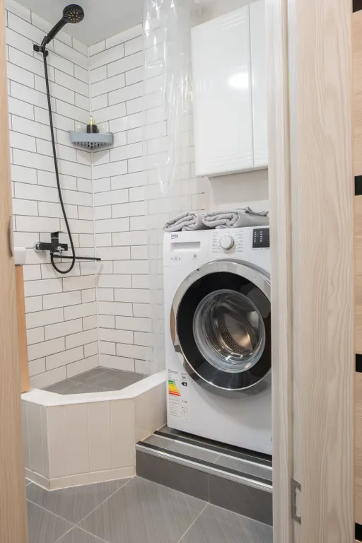 Уютная студия с красивым видом у леса