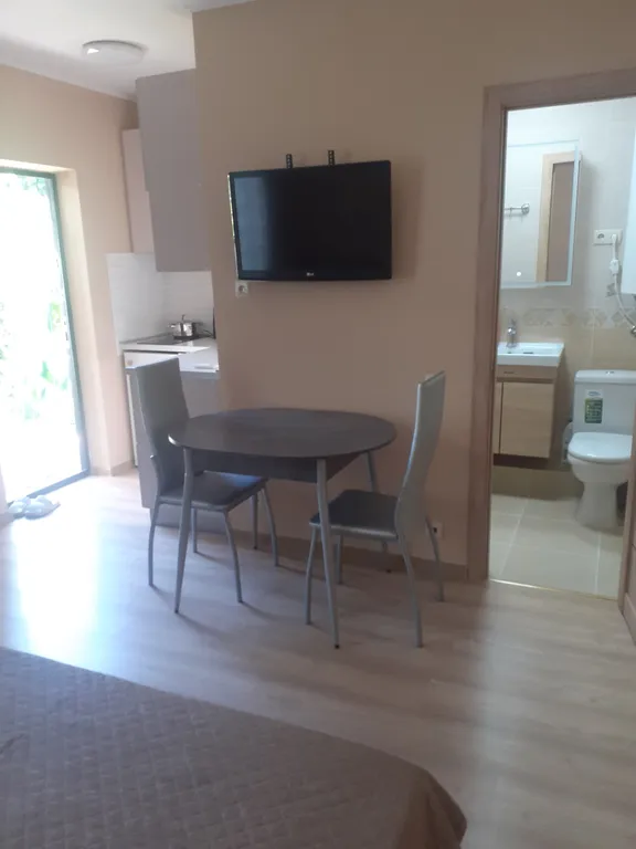 Коттедж Номер-студия с удобствами в центре города — аренда посуточно в Алушта