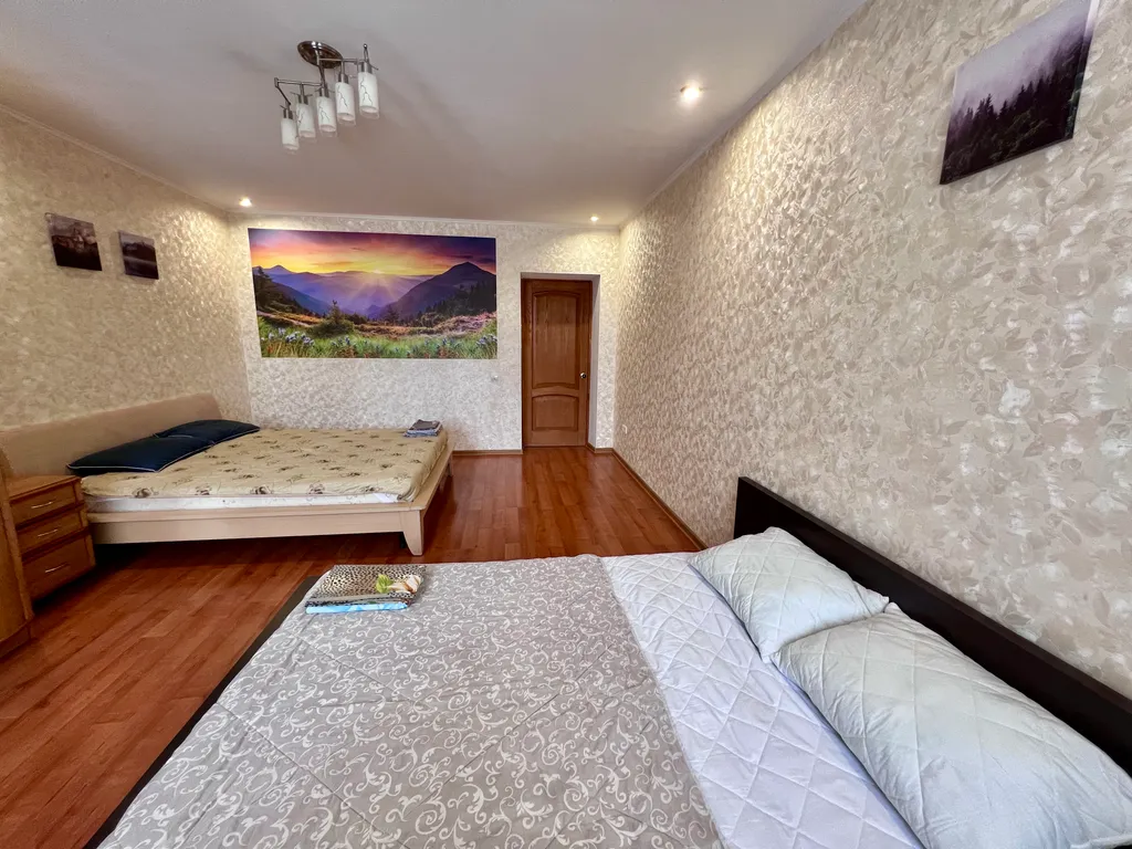 Квартира Квартира для большой семьи в центре с видом на кремль+паркинг и сауна — Казань