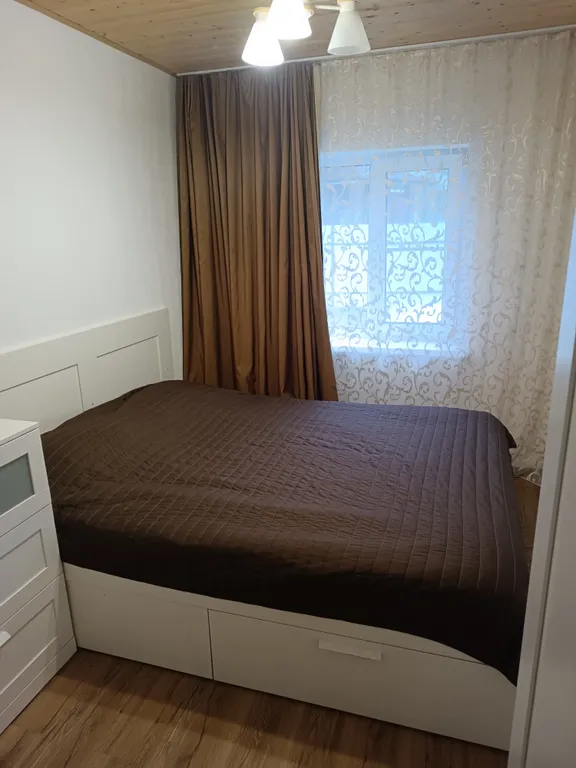 Дом в лесу у озера