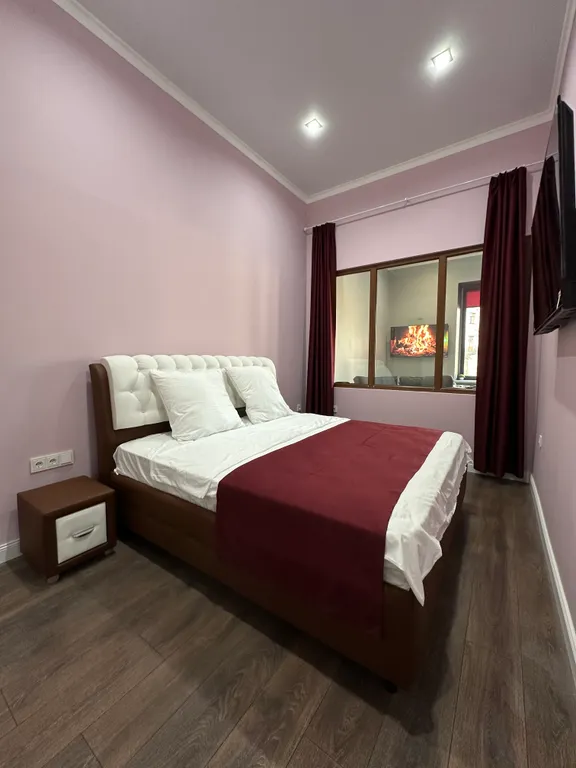 Квартира у метро с видом на старый Петербург