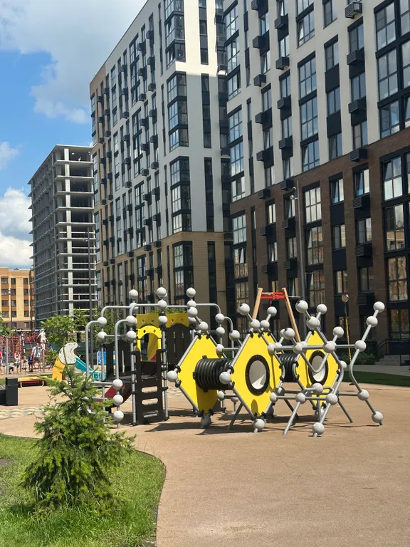 Прекрасная стильная квартира Инь янь