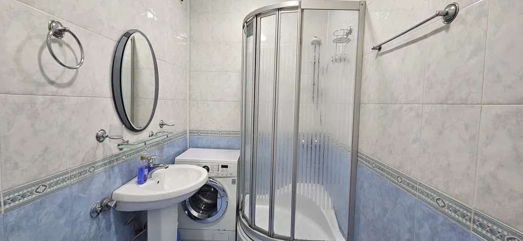 Квартира у ресторана Колорит