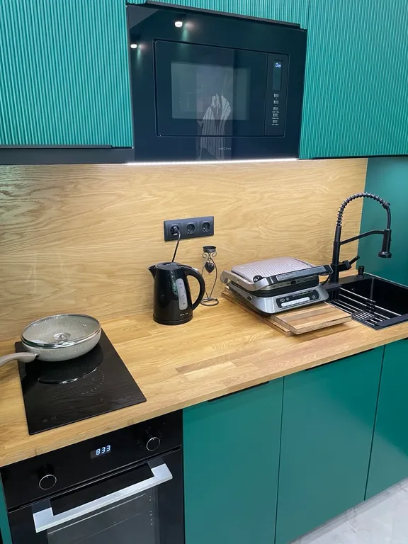 Уютная студия в центре города С балконом в 2 минутах от моря