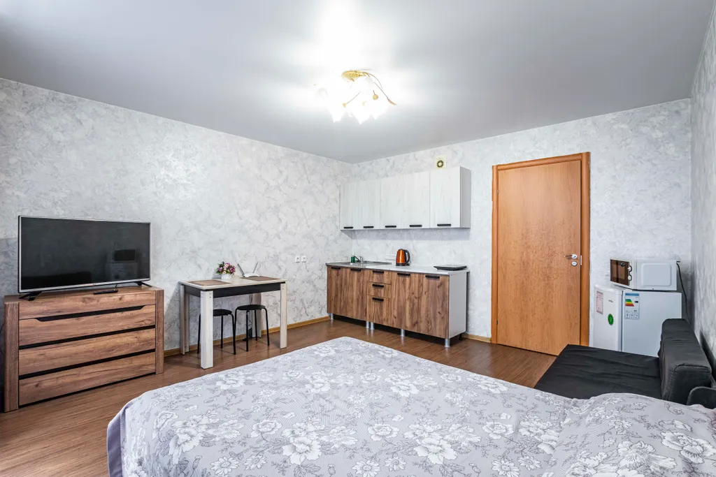 Квартира-студия с балконом для командированных и отдыха