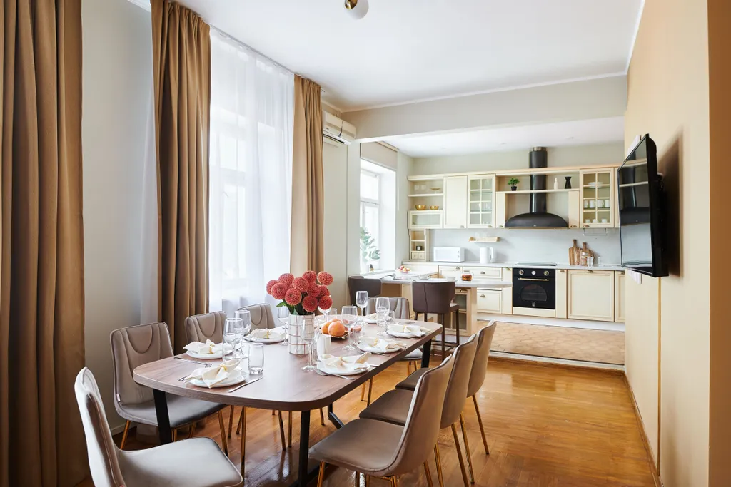 Двухуровневая с мансардой у Патриарших Прудов