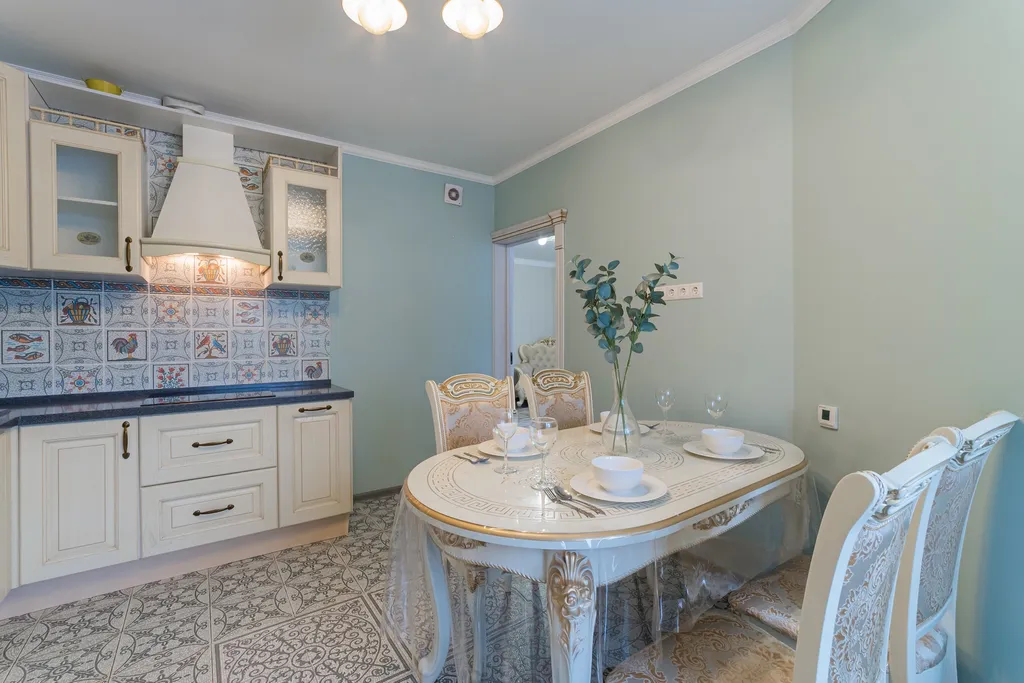 Уютная двухкомнатная квартира рядом с метро и видом на набережную