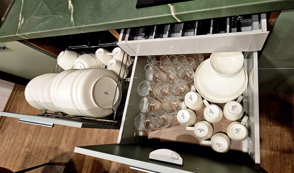 Далеко и надолго