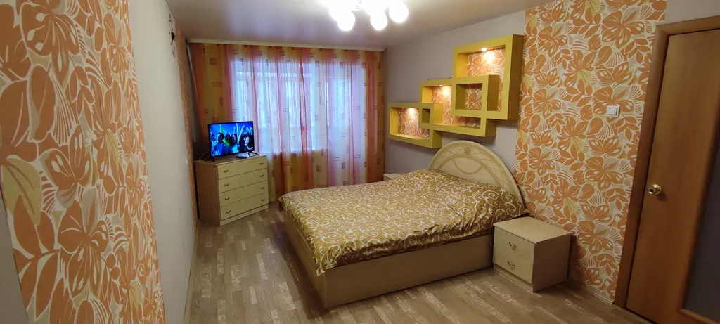 Благоустроенная квартира в центре города — аренда посуточно в Каменск-Уральский