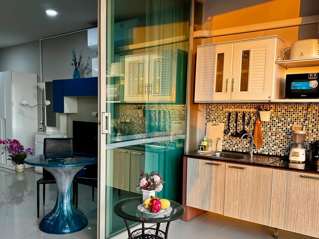 Студия с видом на море