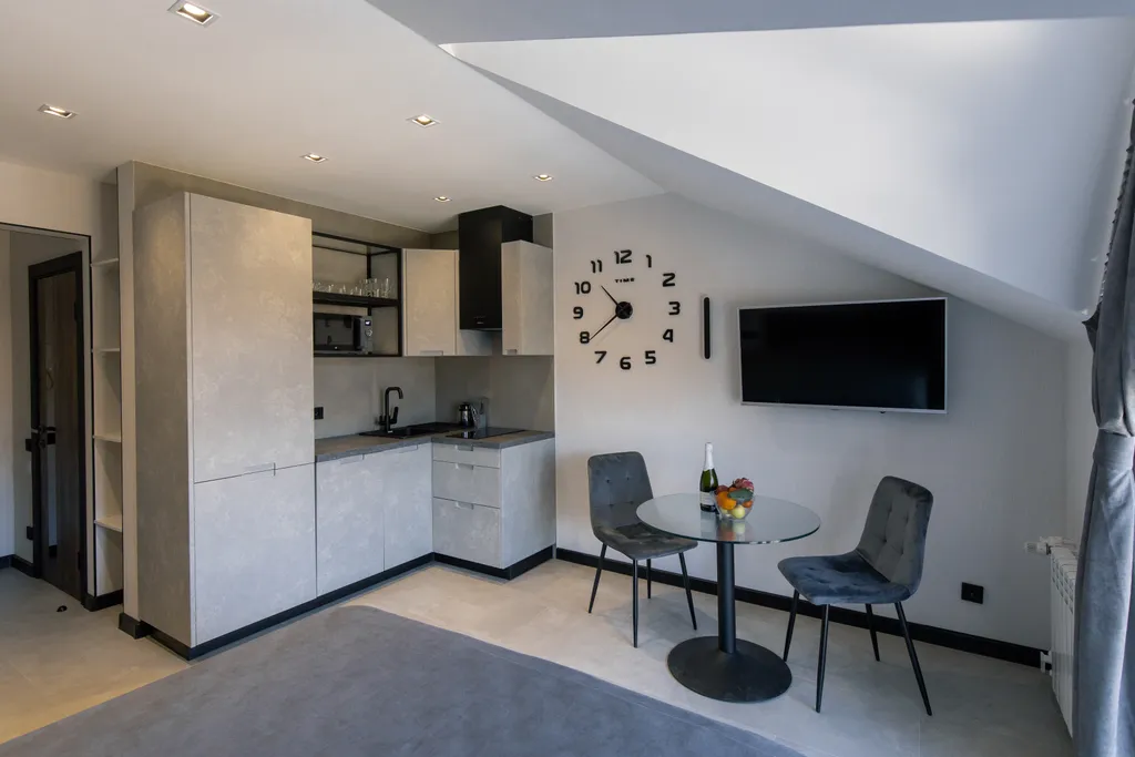 Студия с балконом