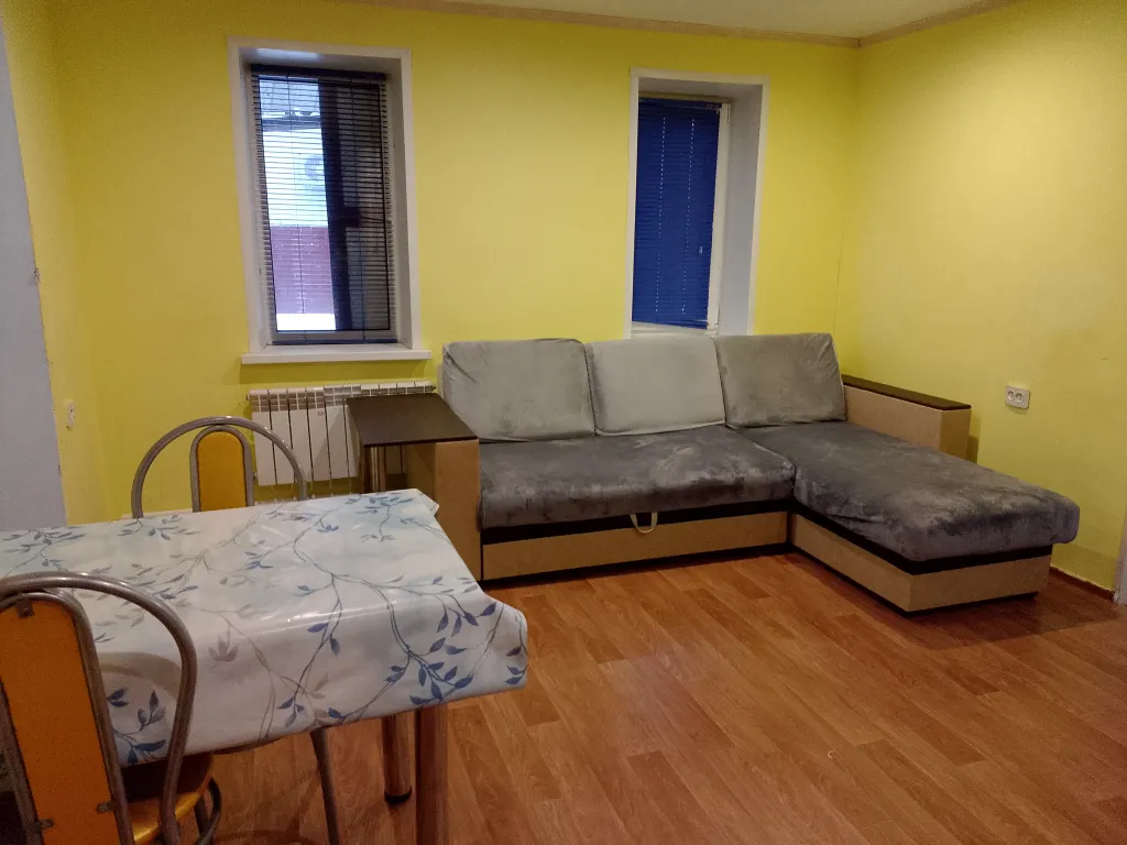 Частный дом с отдельным входом и двором