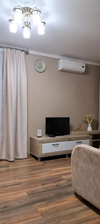 Квартира у площади, рядом с театром