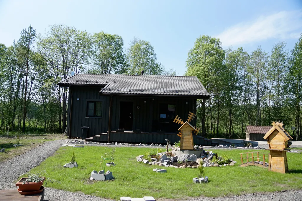 Дом в окружении заповедного леса у подножия горы Варамяки