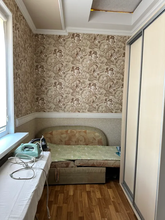 Дом под ключ с бассейном и стоянкой во дворе для 3 автомобилей у гипермаркета